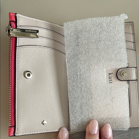 *New* Kate Spade Pink Wallet - Picture 2 of 3